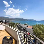 Aurasia Sea Side Hotel
