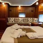 Marmaris\'In Cennet Guleti
