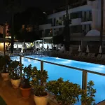 Club Atrium & Hotel