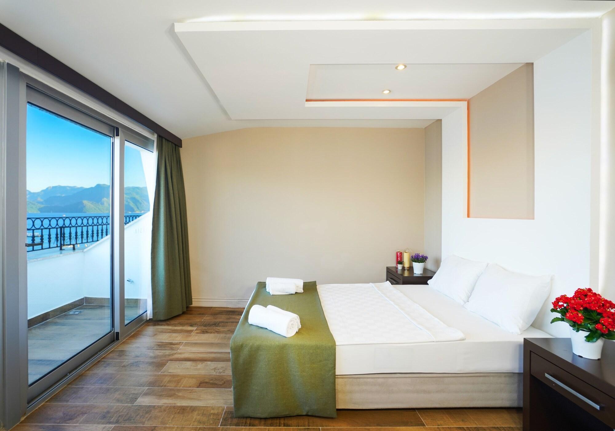 Hotel Aurasia Sea Side 3*