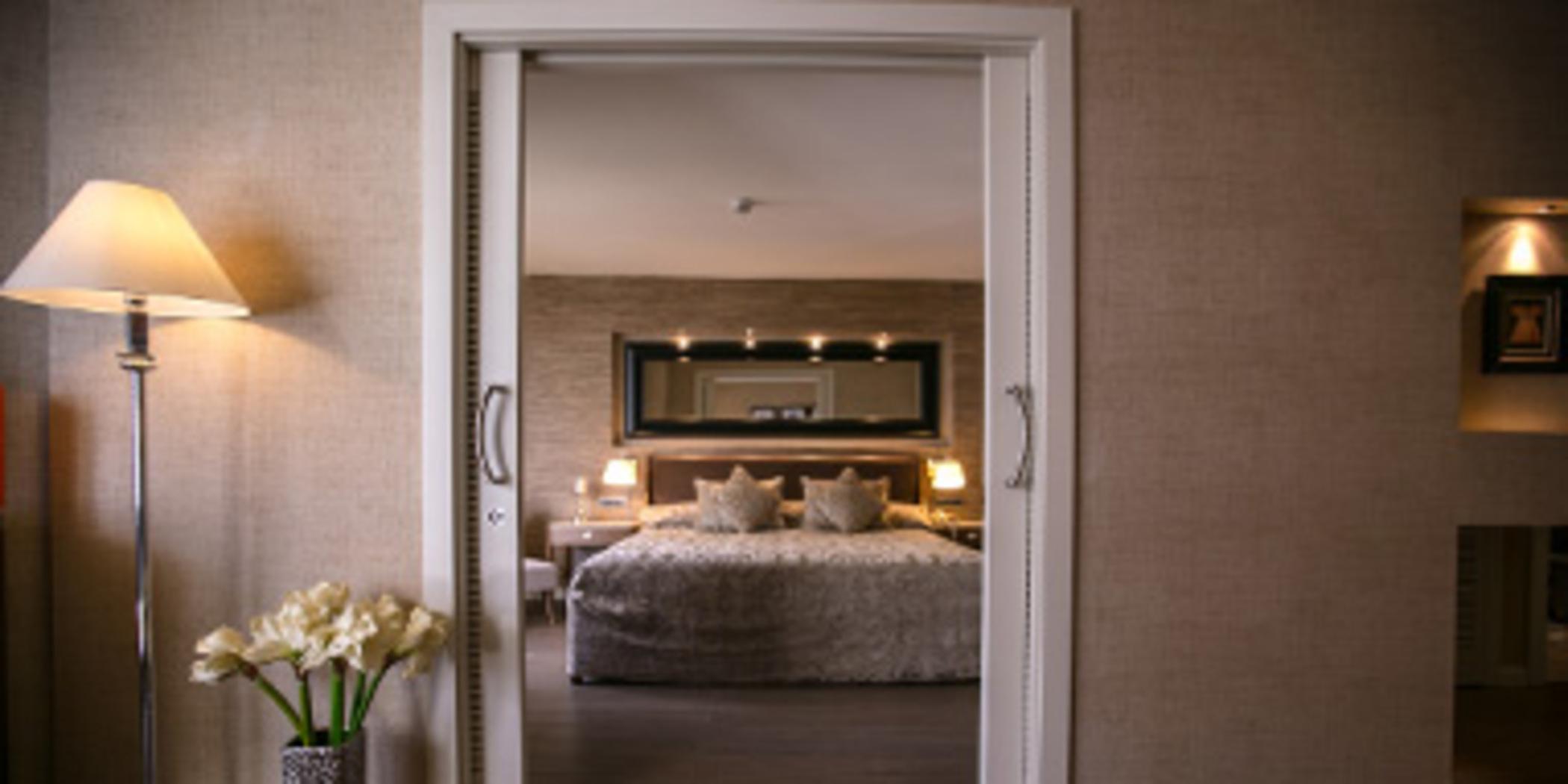 Otel Elegance International