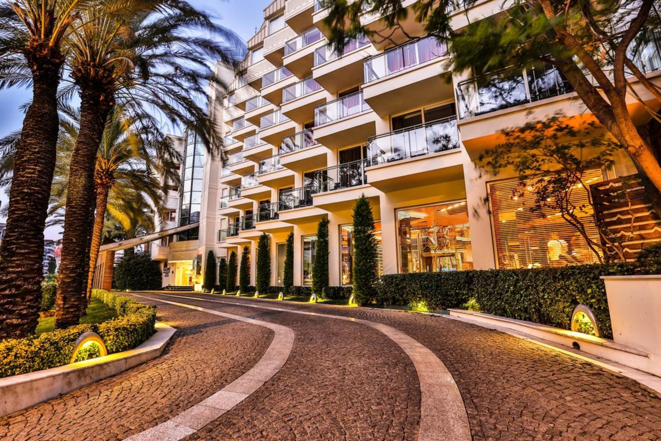 Otel Elegance International