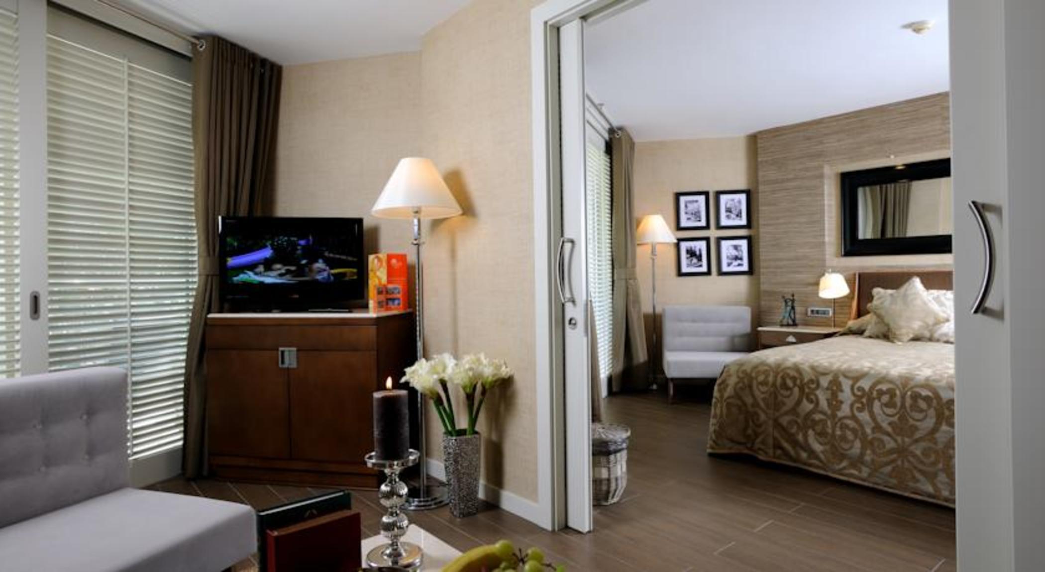 Elegance International Otel 5*