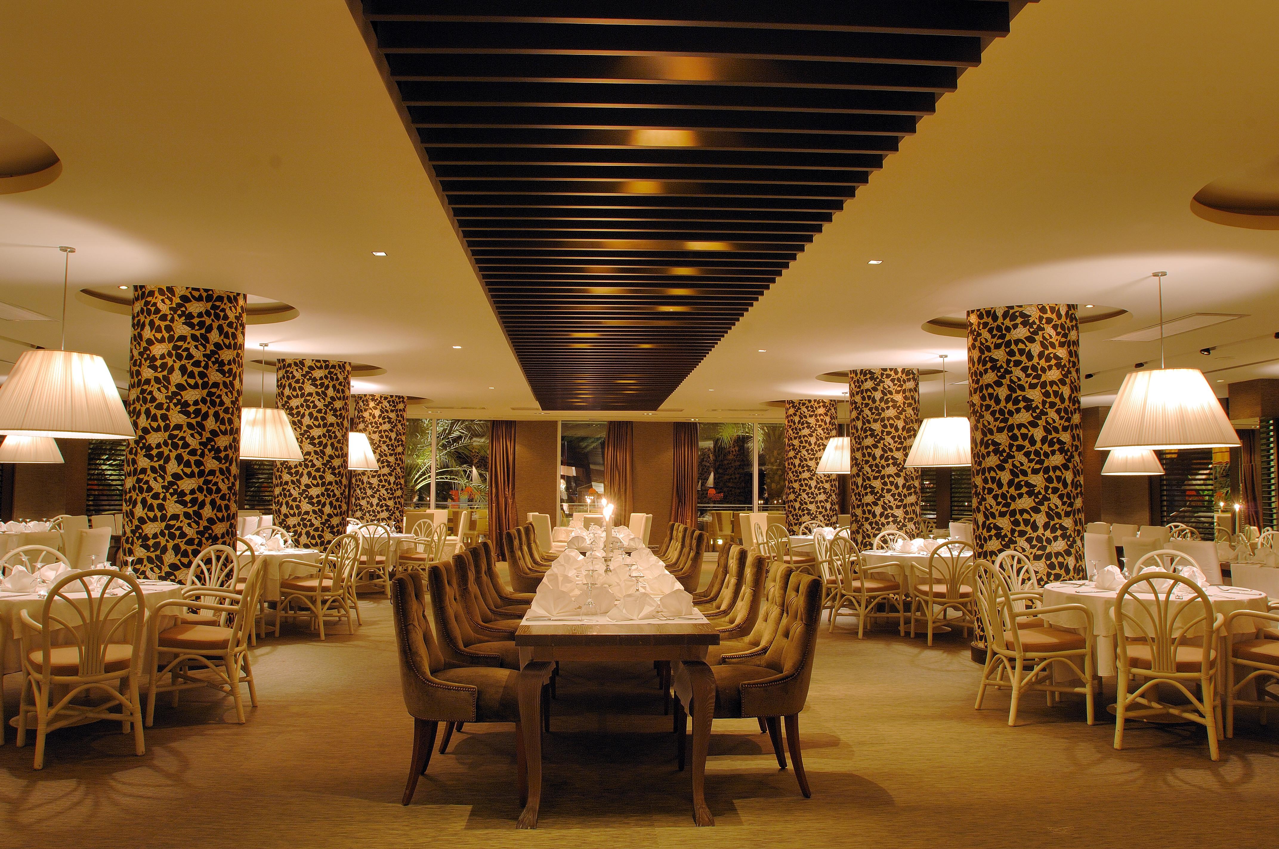 Otel Elegance International