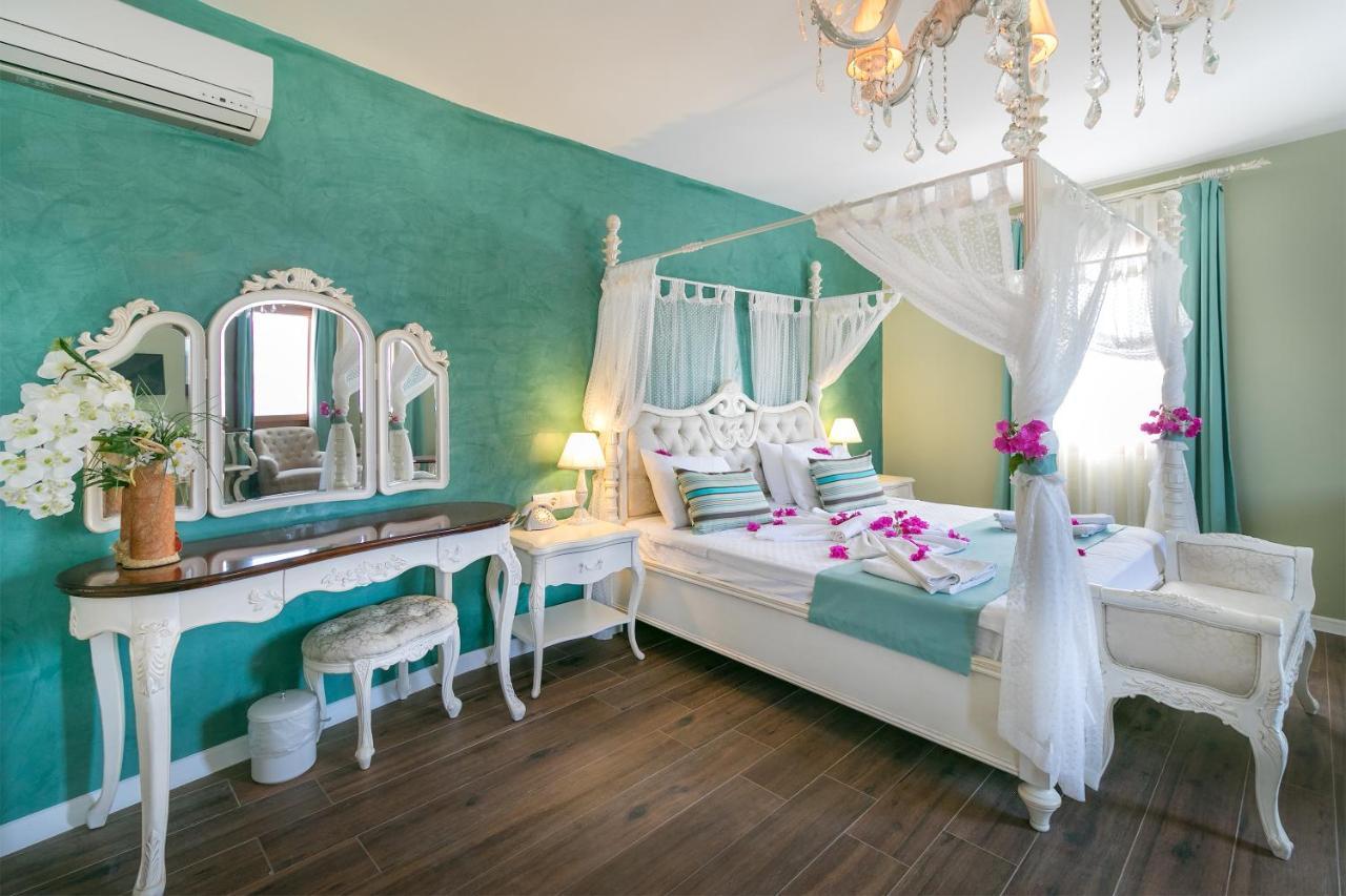Big Poseidon Boutique & Yacht Club Hotel