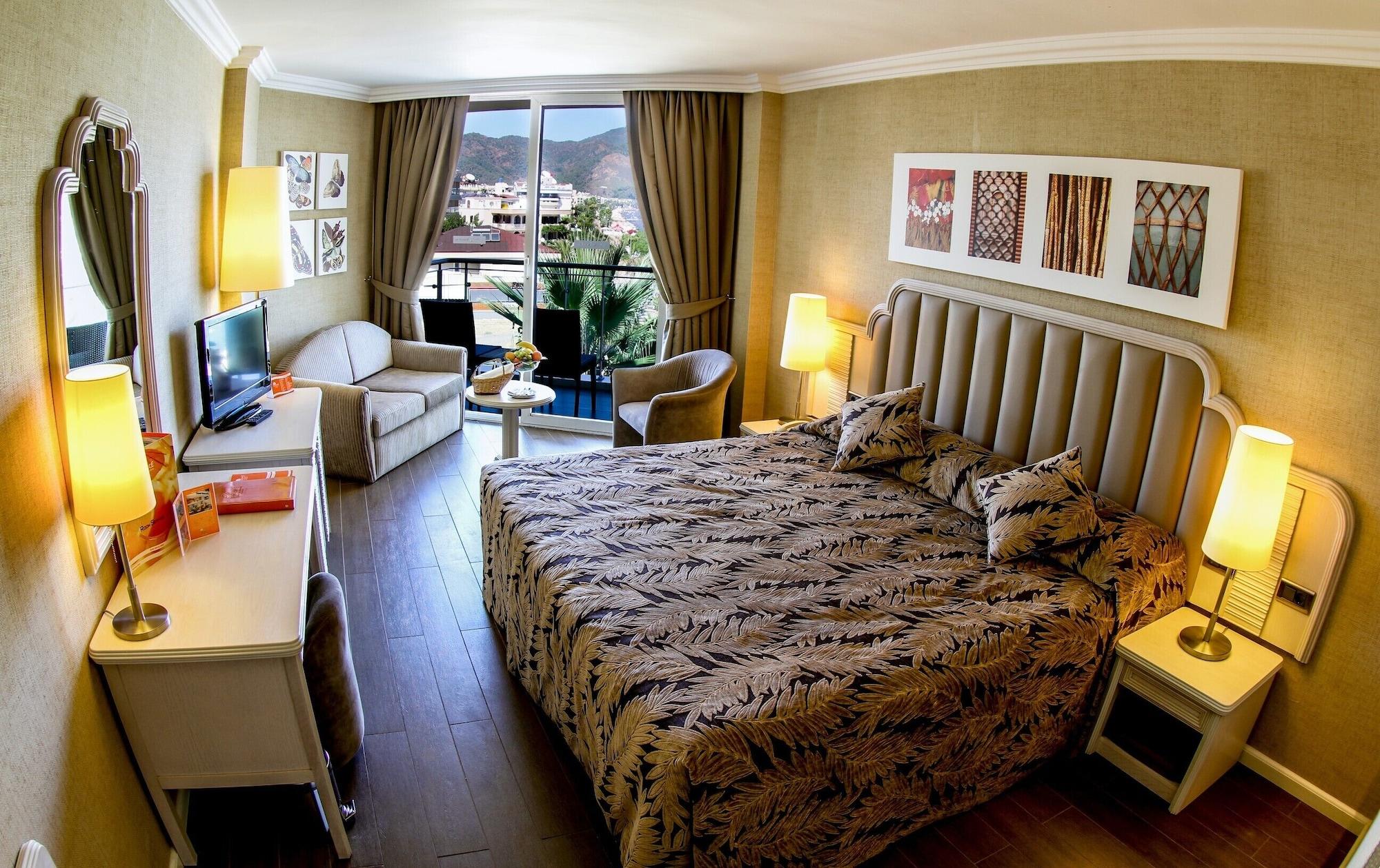 Elegance International Otel 5*