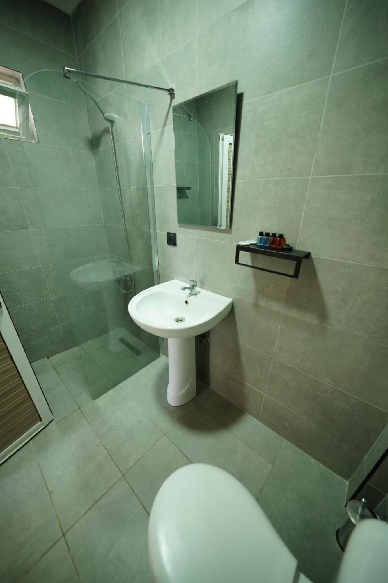 Hotel Chillos 3*