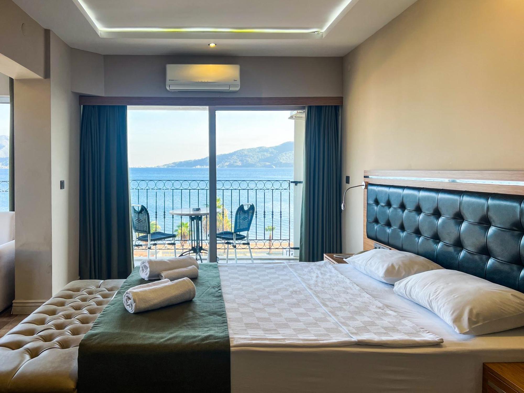 Hotel Aurasia Sea Side 3*