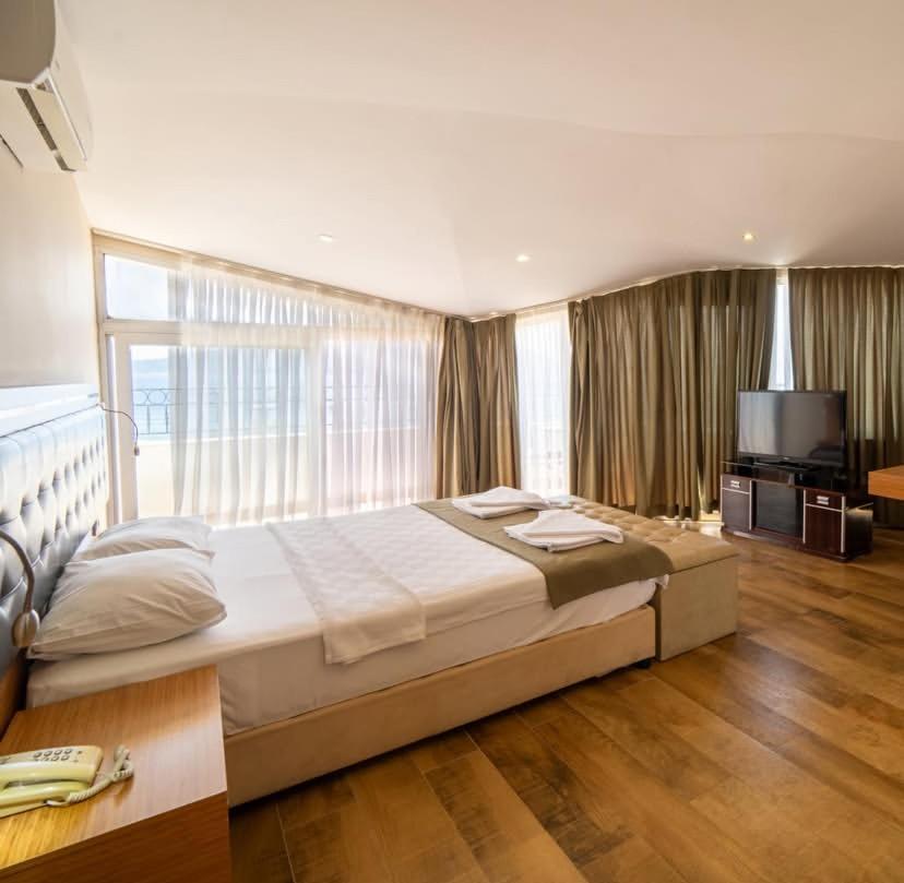 Hotel Aurasia Sea Side 3*