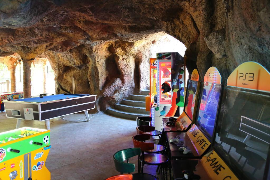 Grand Aquarium Aparthotel 4*