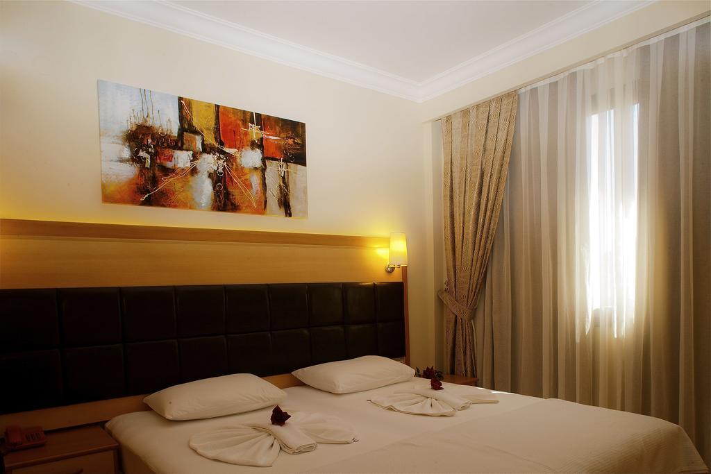 Ecem Hotel *
