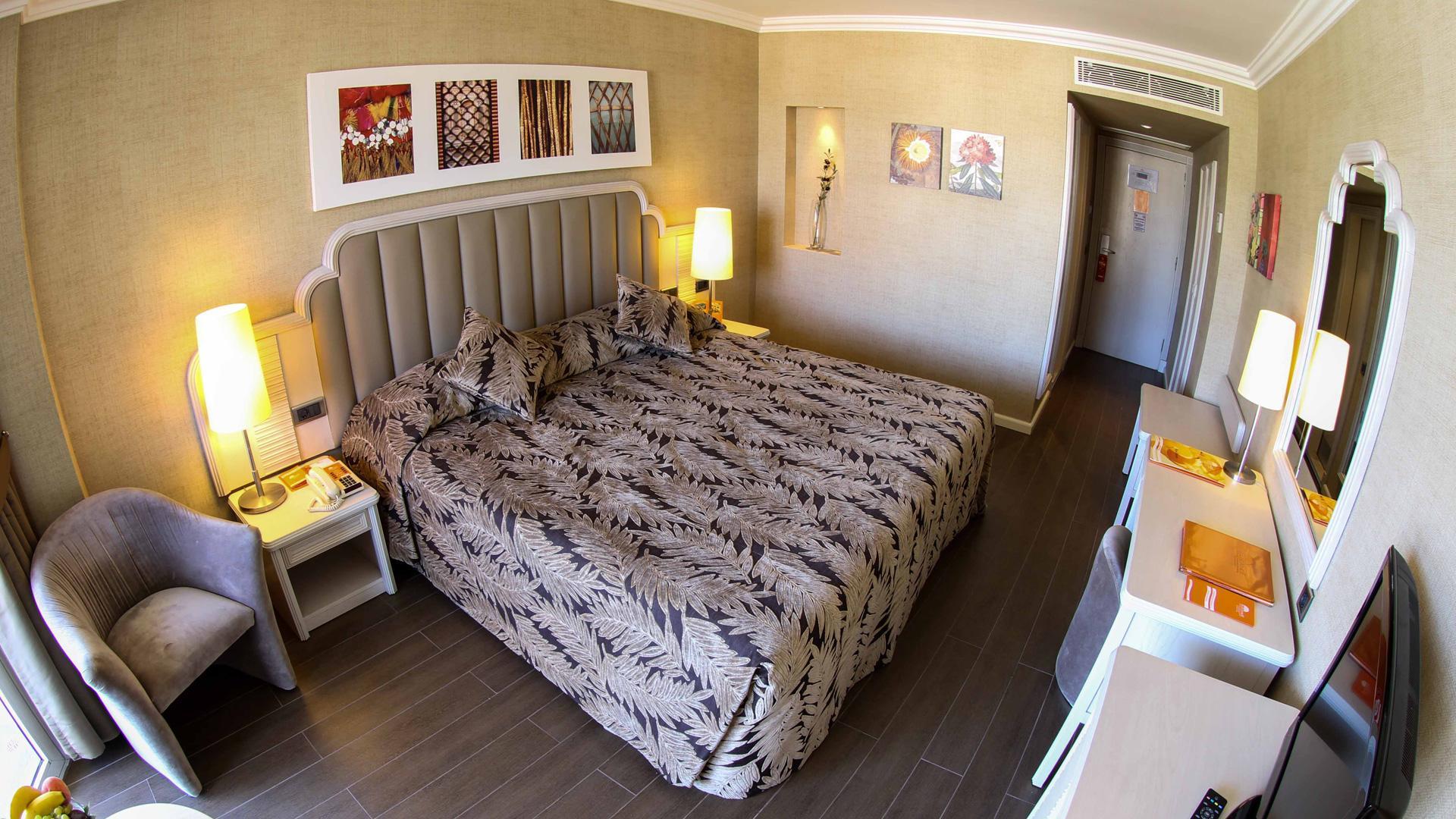 Otel Elegance International