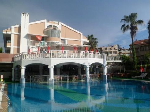Club Atrium & Hotel