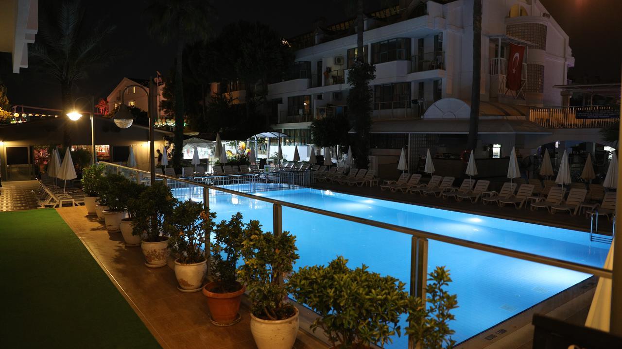 Club Atrium & 3*