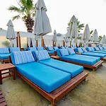 Class Unique Beach