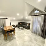 Canal Suite Home