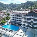 Mustis Royal Plaza Hotel