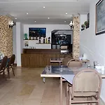 Dilhan Hotel