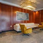 Point Beach Hotel