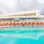 Point Beach Hotel