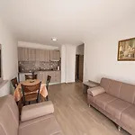 Marina Apart Hotel