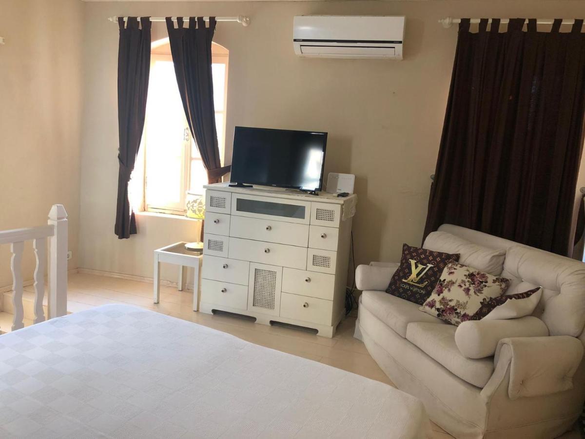 8 Aparthotel