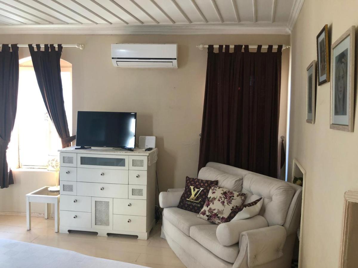 Aparthotel 8