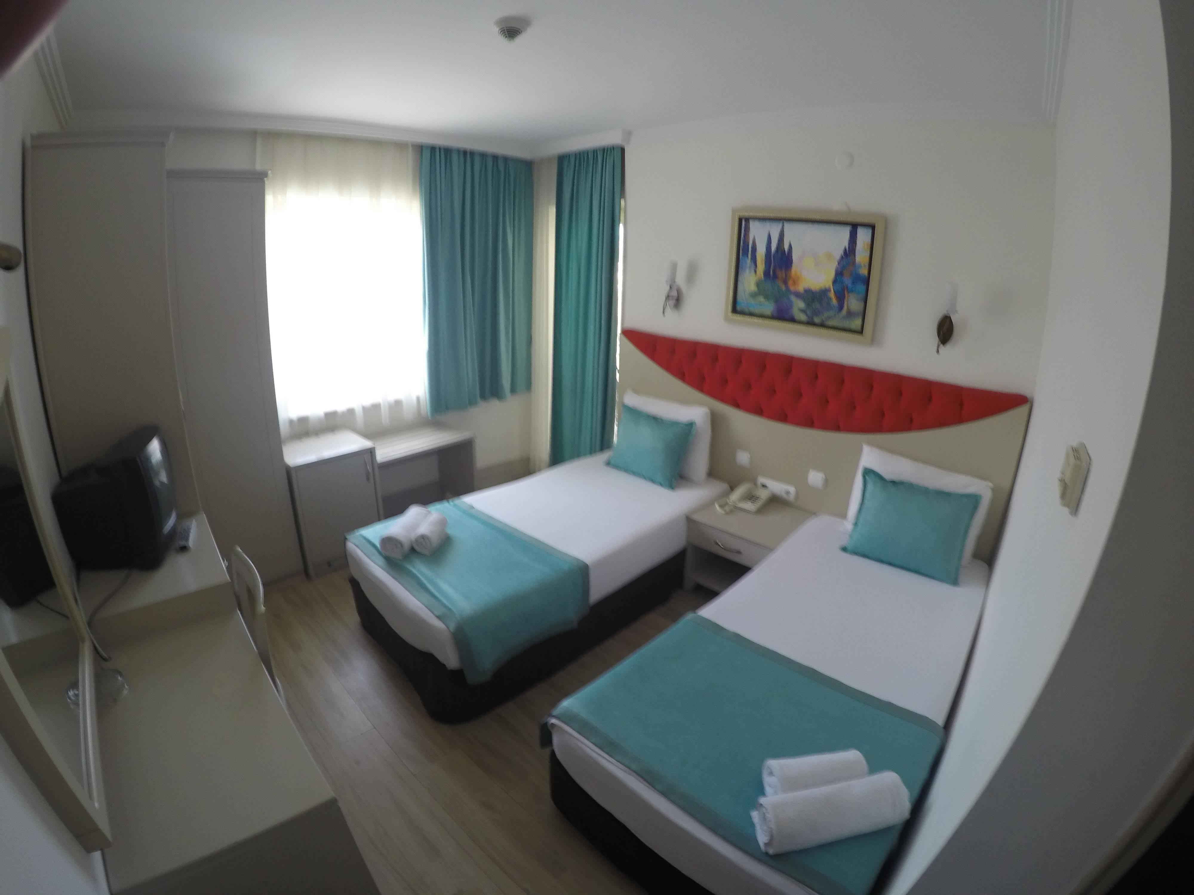 Hotel Almena 3*