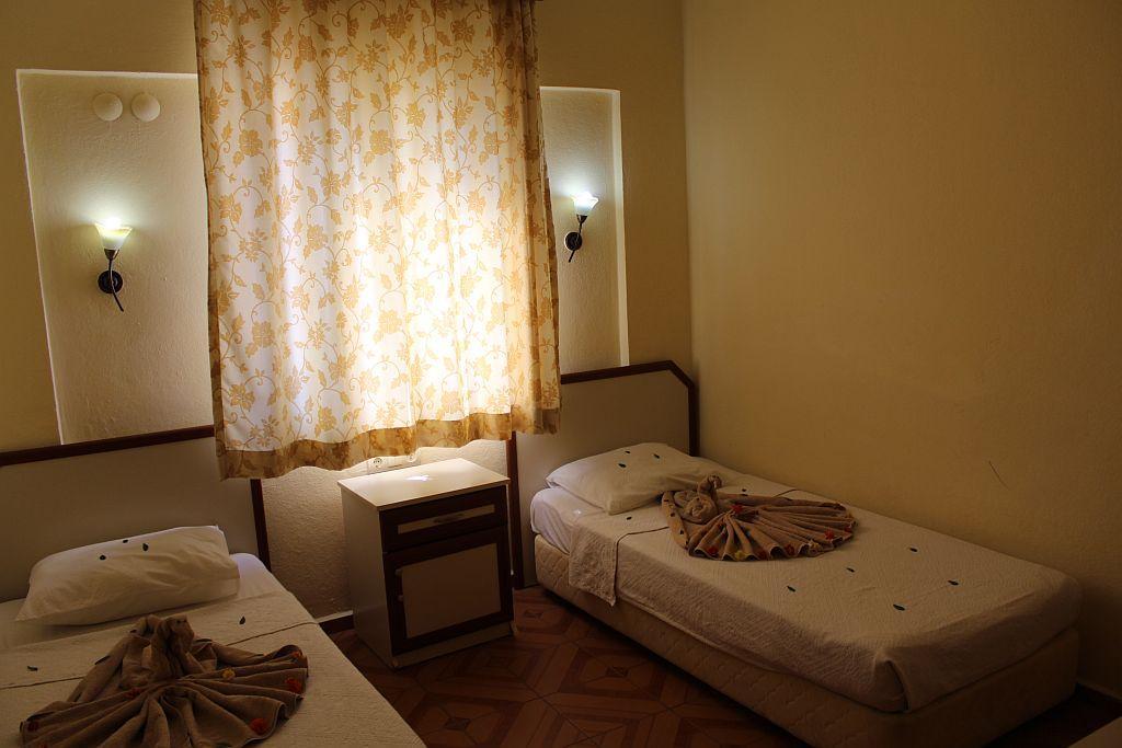 Leons Sun Village Hotel