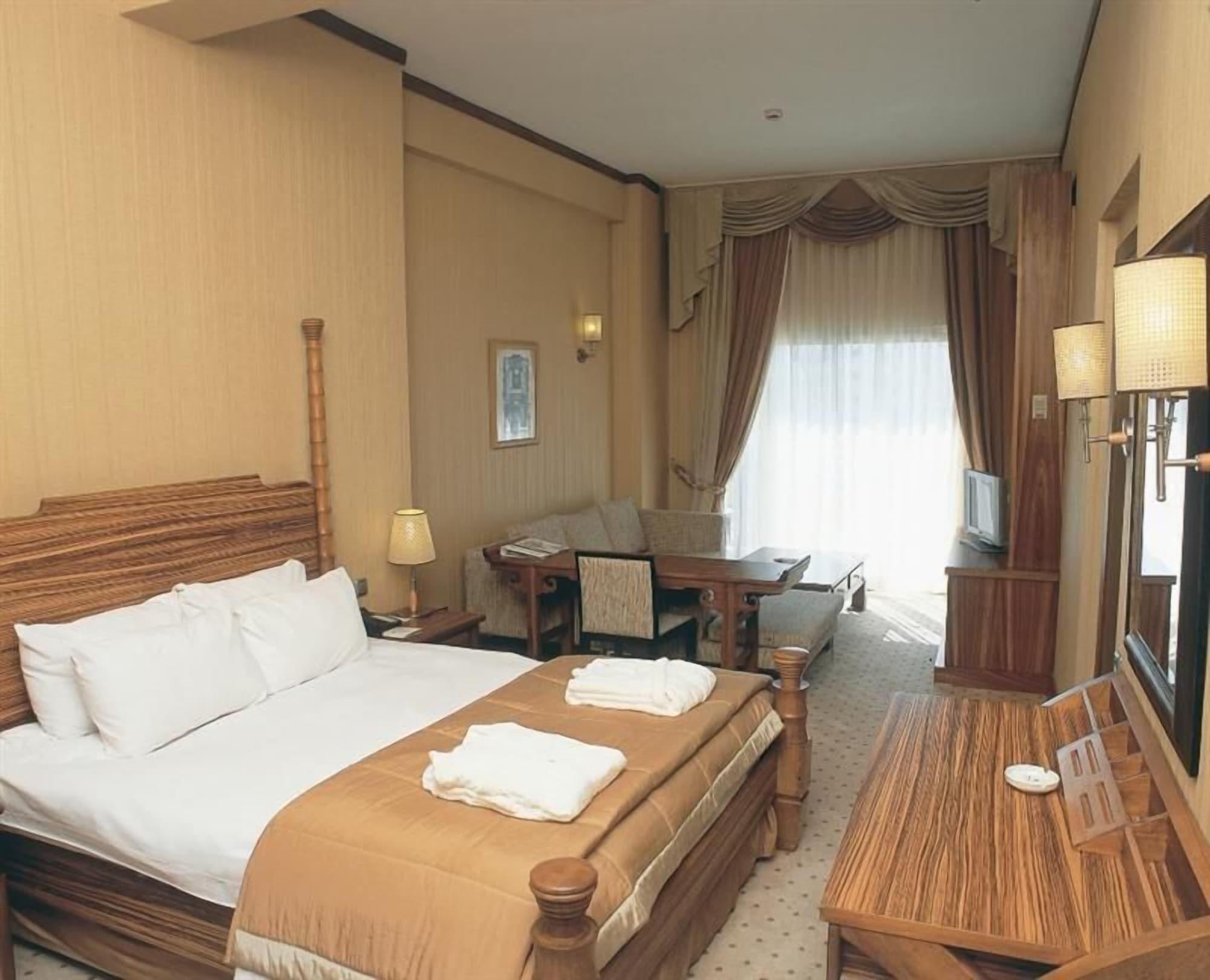 Hotel Pineta Park Deluxe 4*