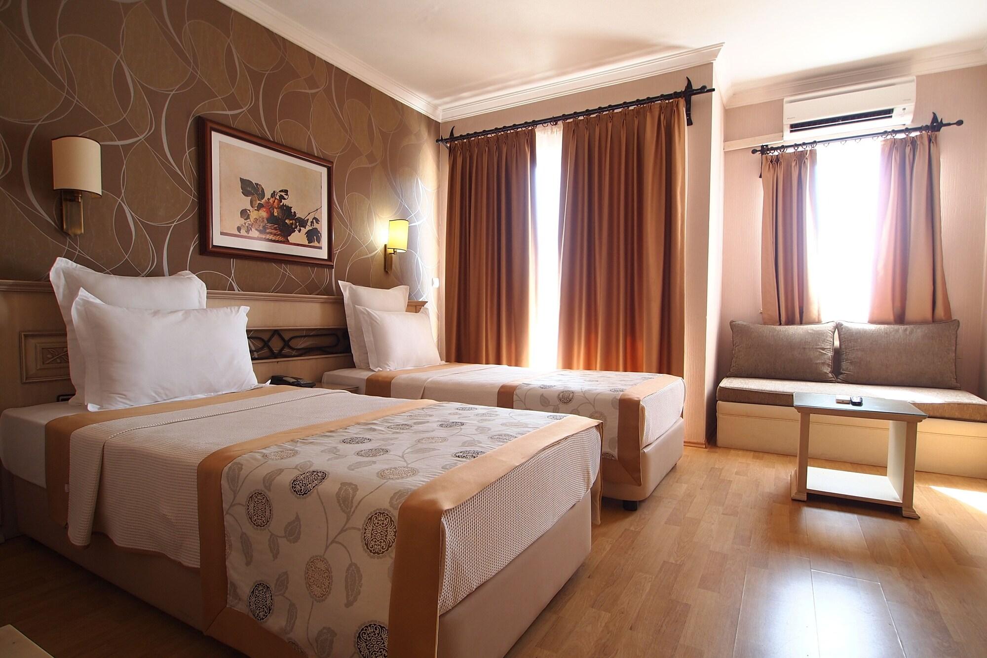 Romance Hotel