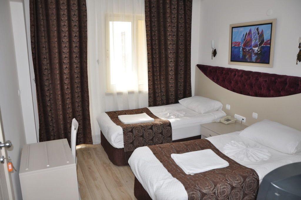 Hotel Almena 3*