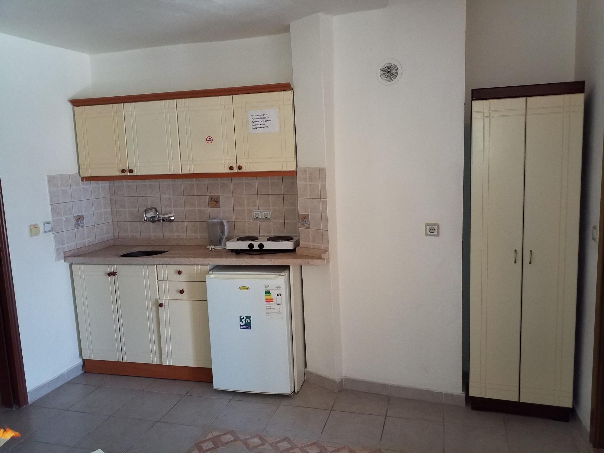 Kamelya Aparthotel 3*