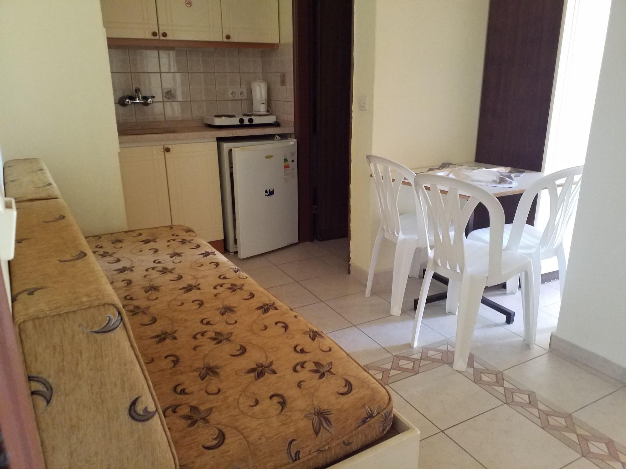 Kamelya Aparthotel 3*