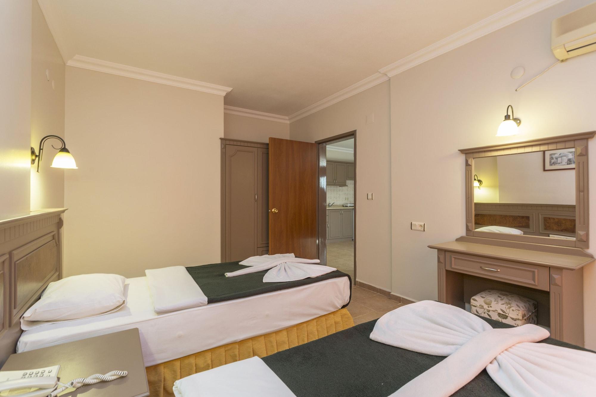 Club Amaris Aparthotel 3*