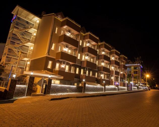 Comet Deluxe Aparthotel