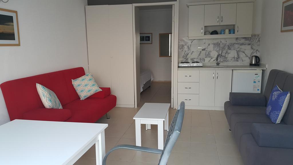Serena Suites Aparthotel