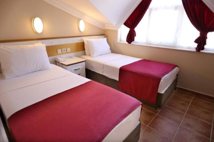 Comet Deluxe Aparthotel