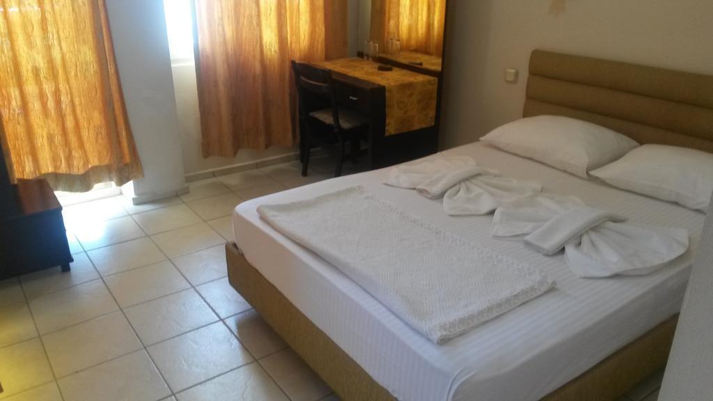 Hotel La *