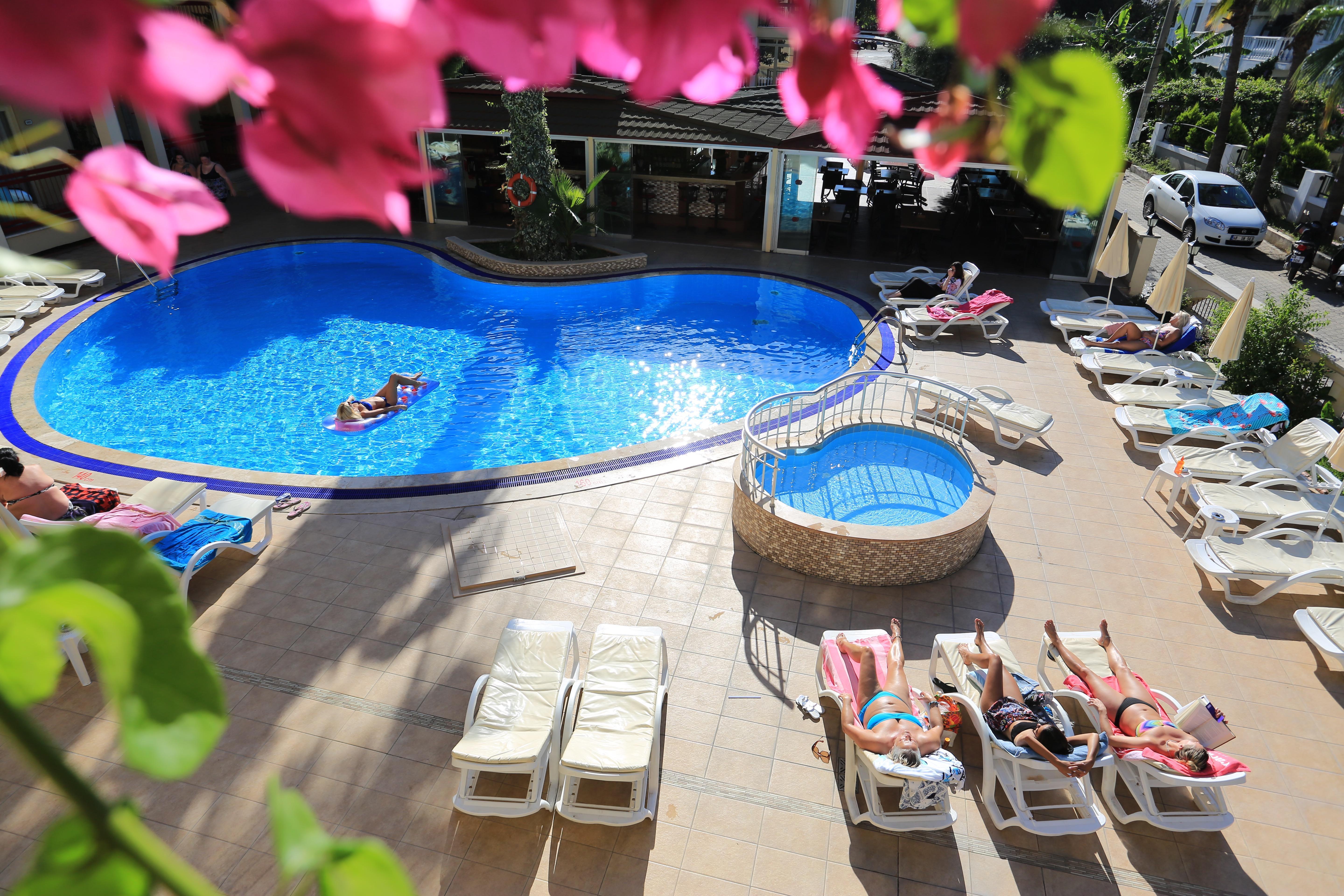 Aparthotel Club Amaris 3*