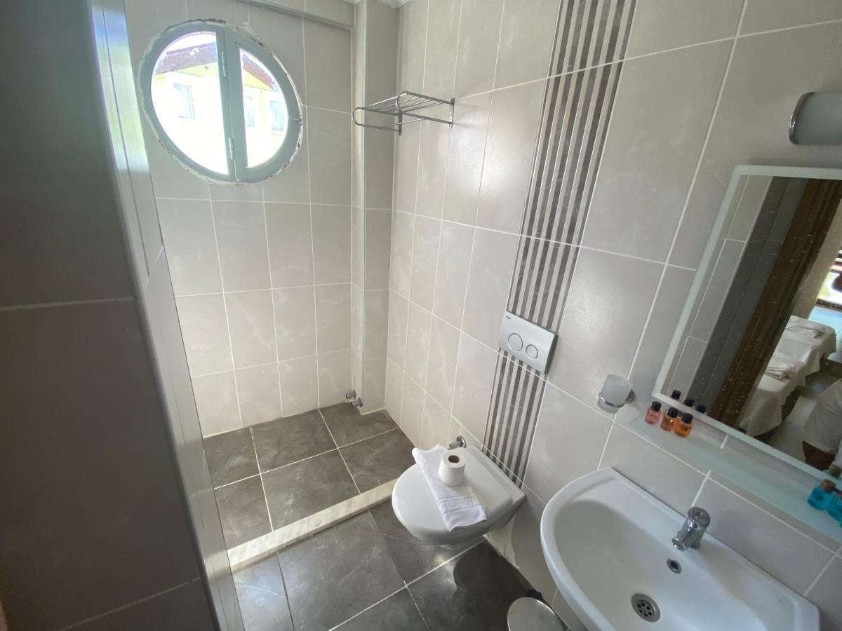 Astoria Life Hotel 3*
