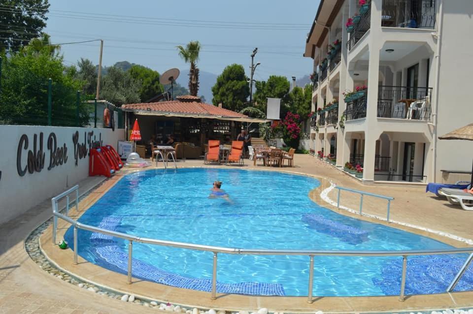 Leons Sun Village Hotel