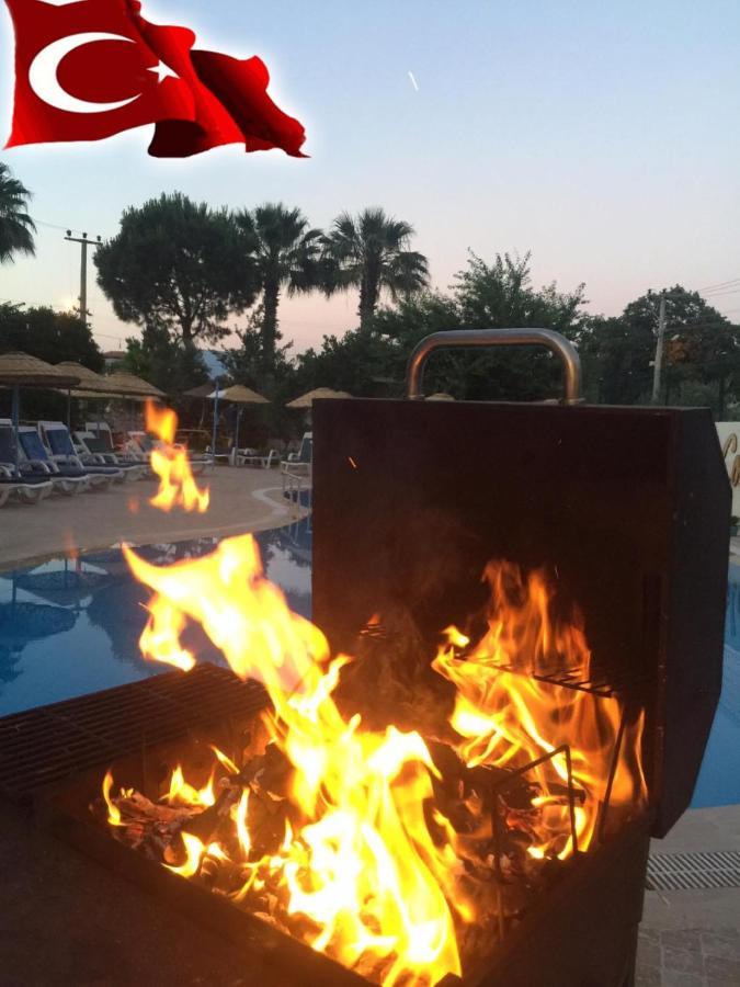 Hotel Leons Sun Village