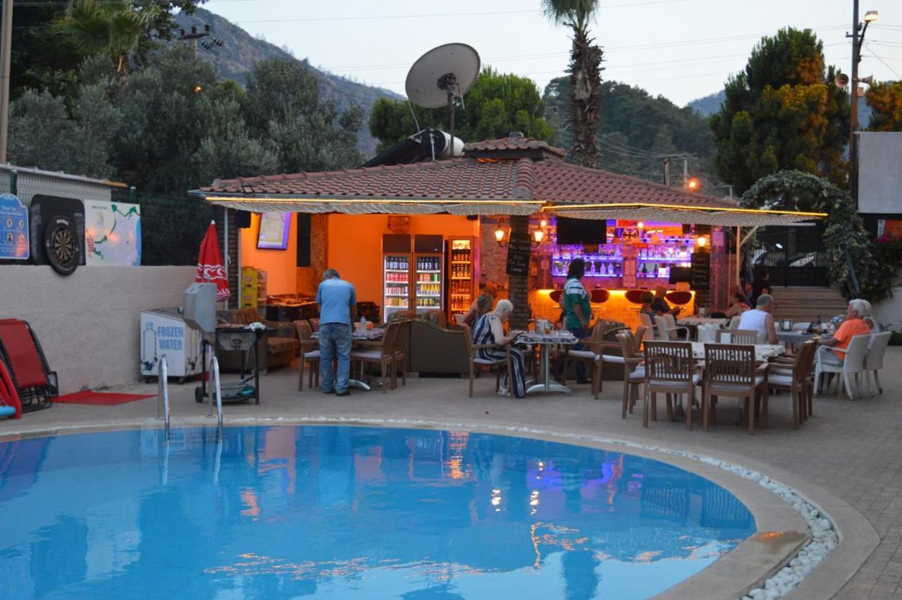 Hotel Leons Sun Village 4*