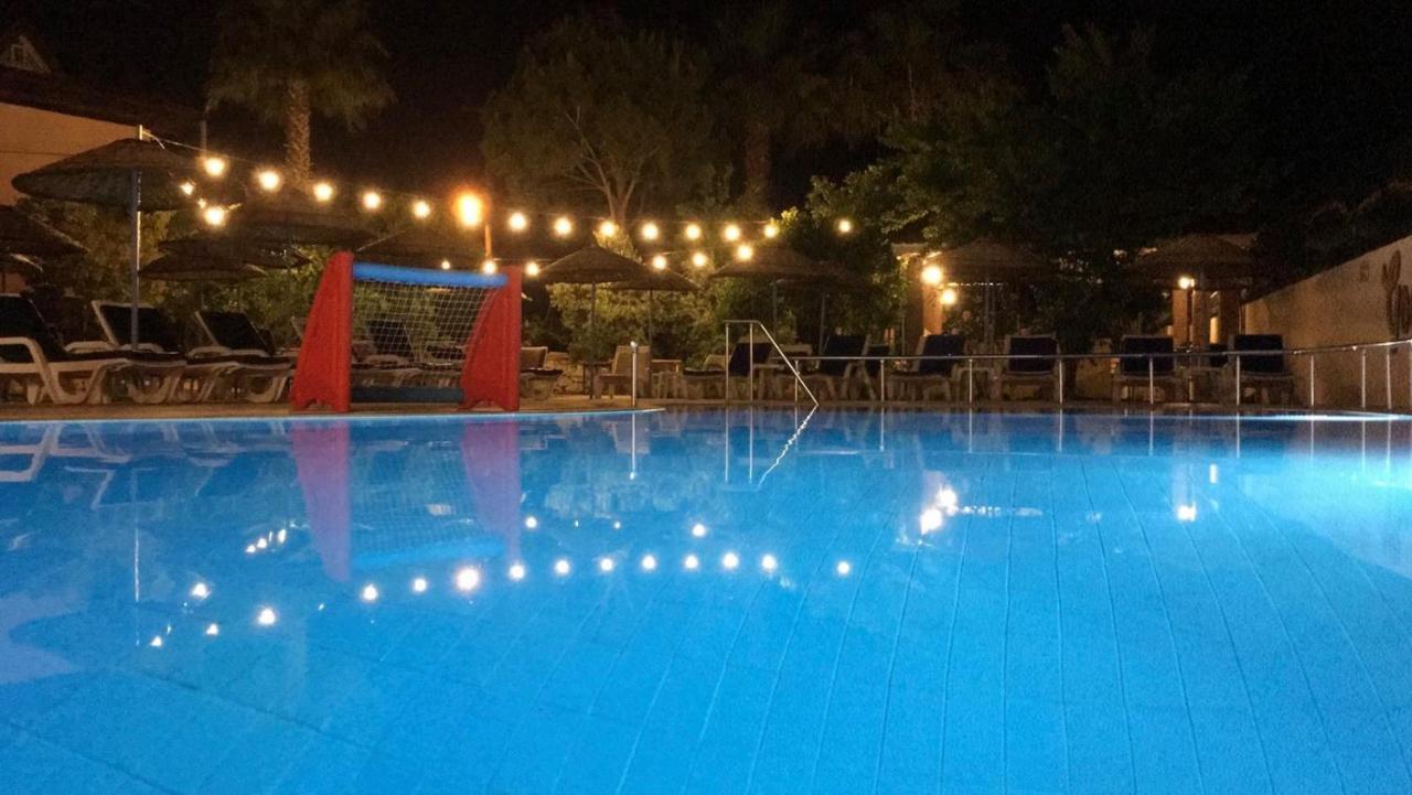 Leons Sun Village Hotel
