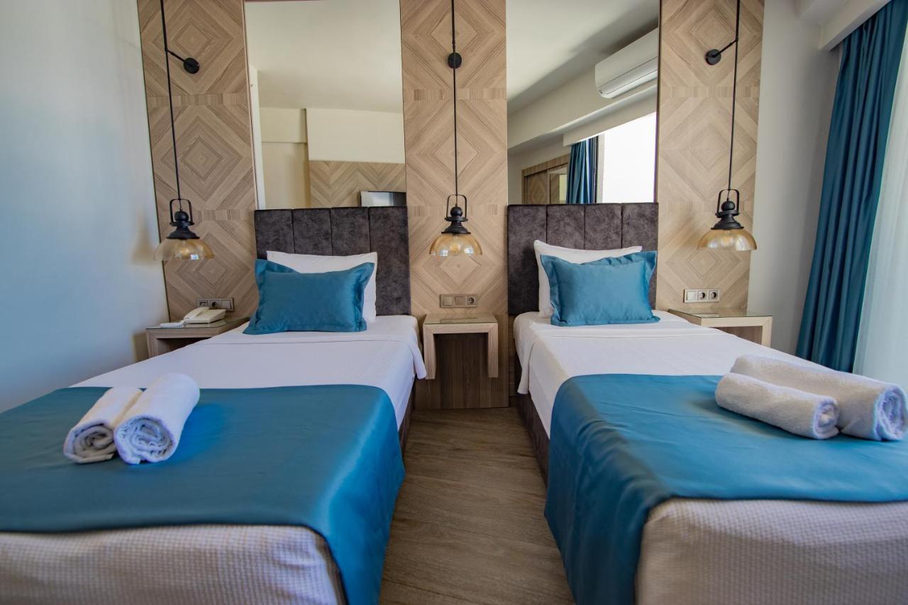 Hotel Class Unique