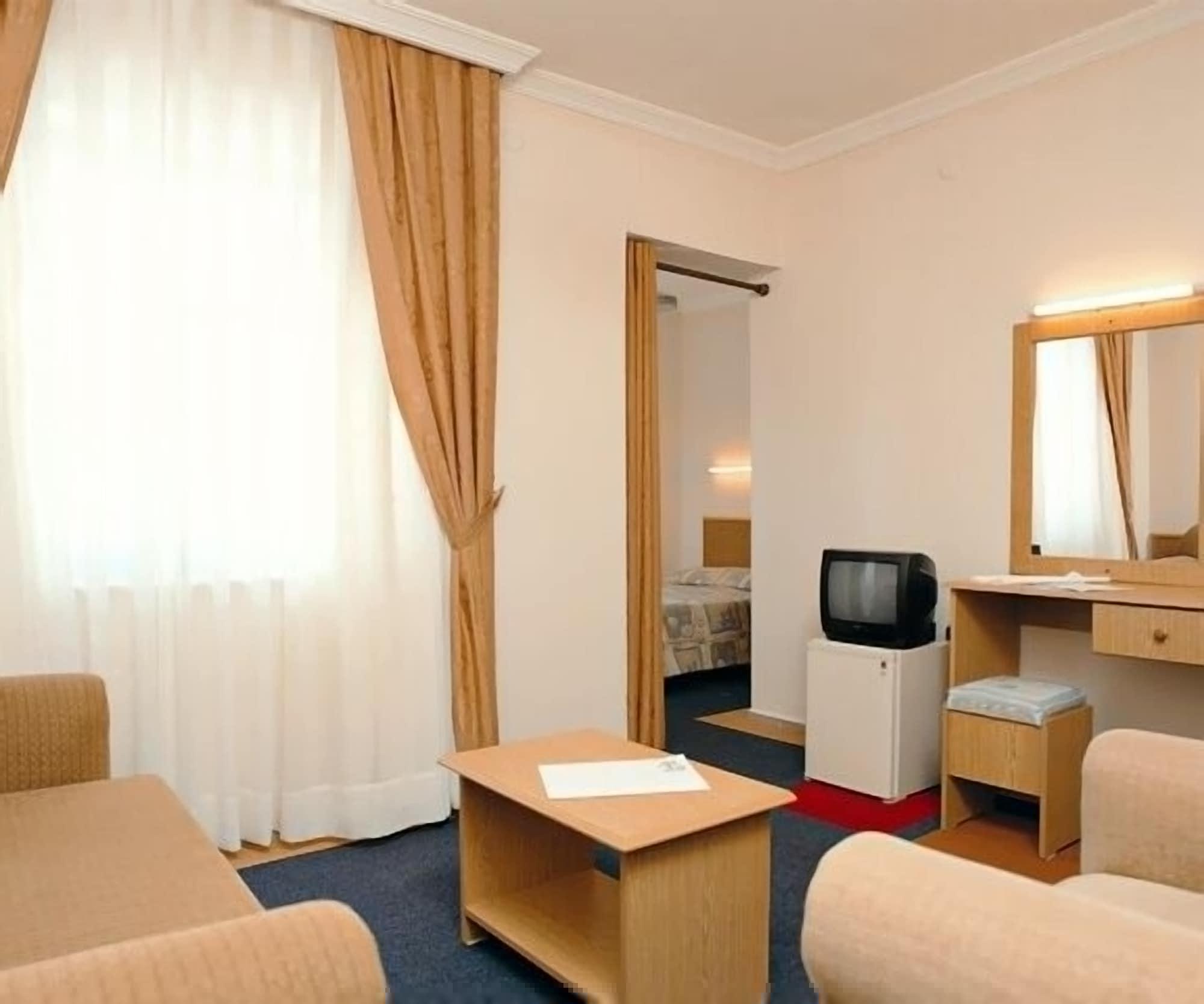 Pineta Club Hotel 4*