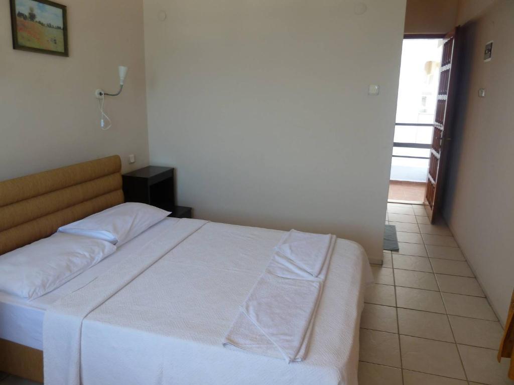 Hotel La *