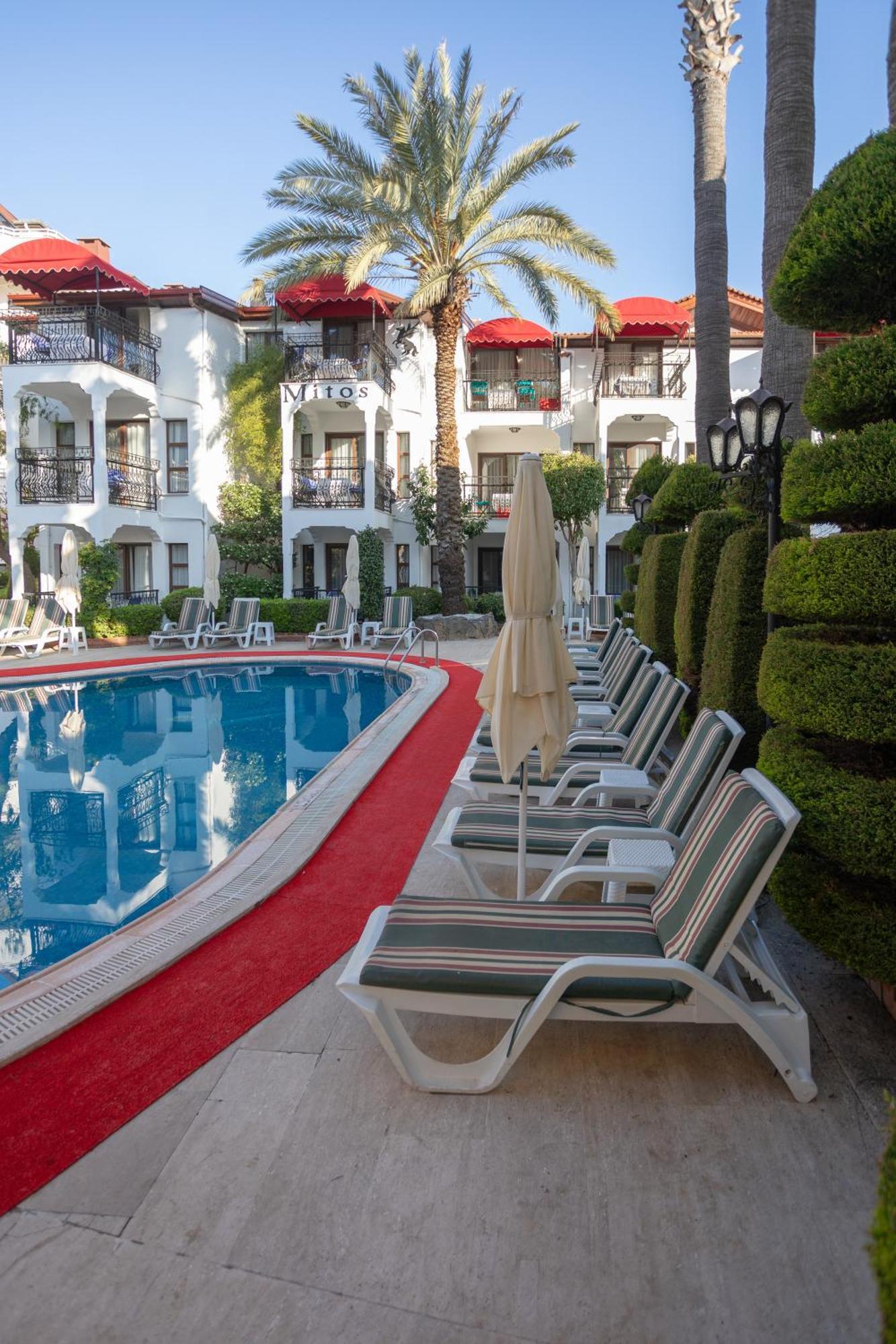 Aparthotel Mitos