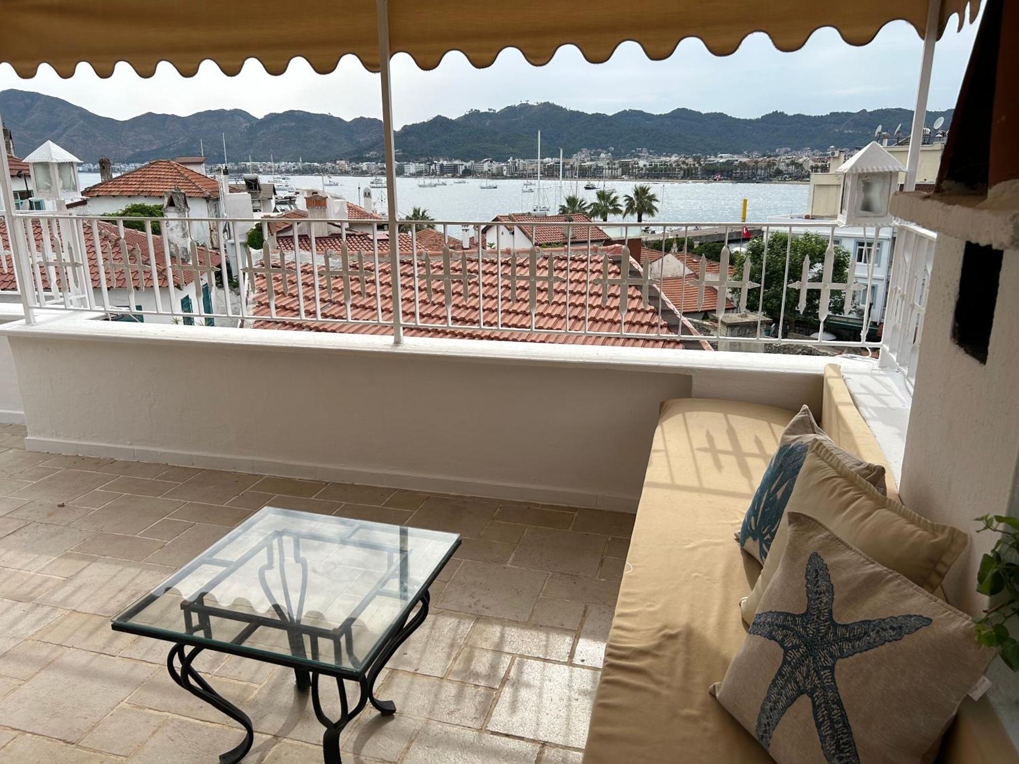8 Aparthotel 3*